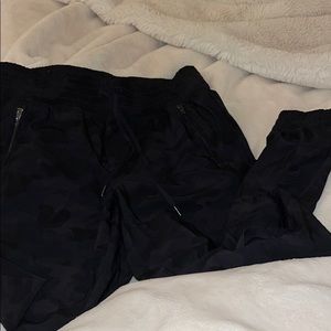 Camo black joggers
